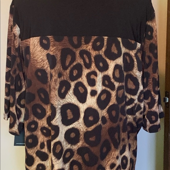 Awesome leopard print plus top-New! - Picture 3 of 3